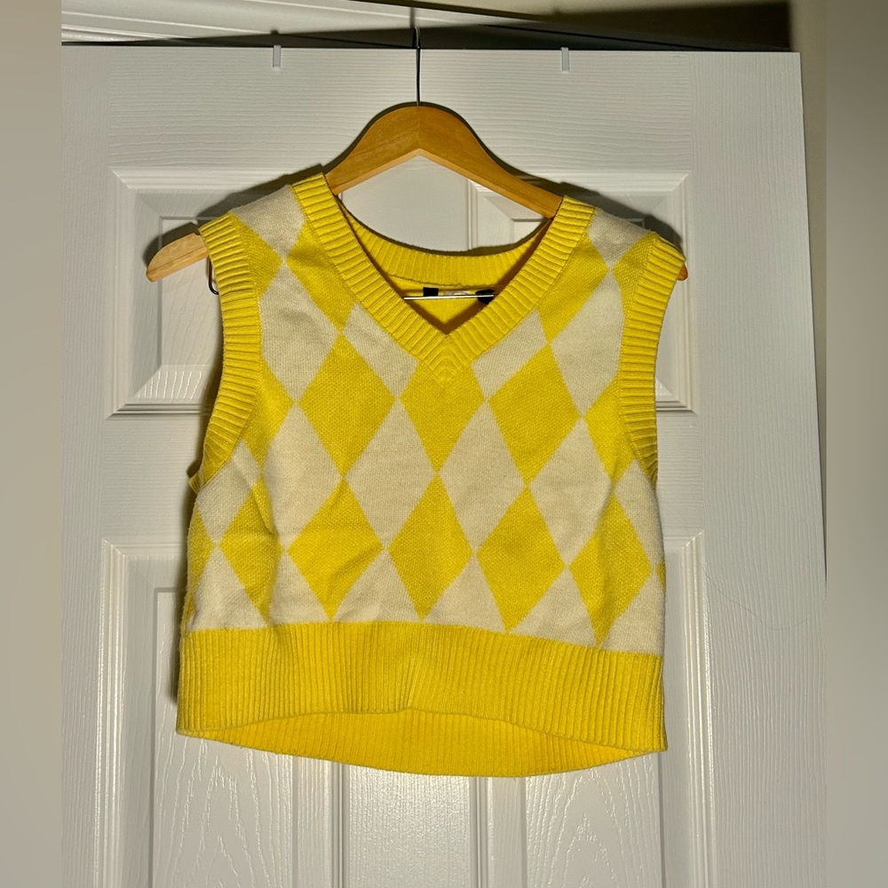 Sweater vest cropped yellow